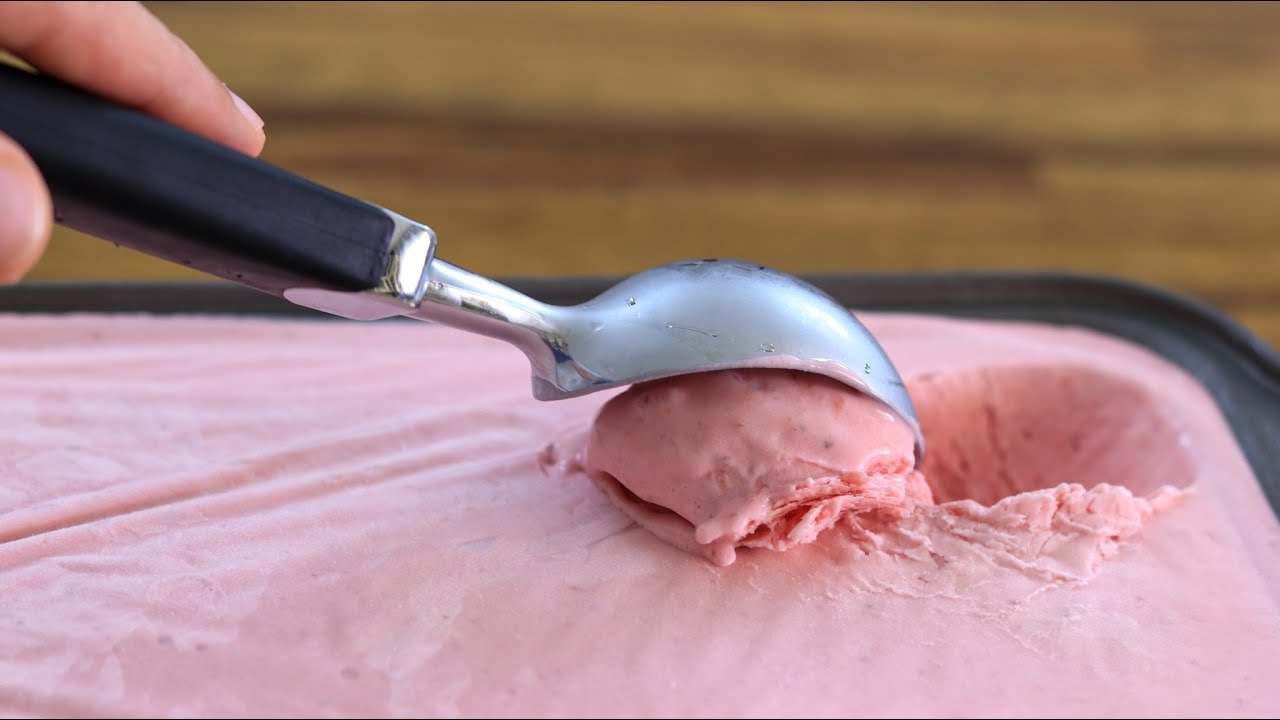 eggless-strawberry-ice-cream-recipe